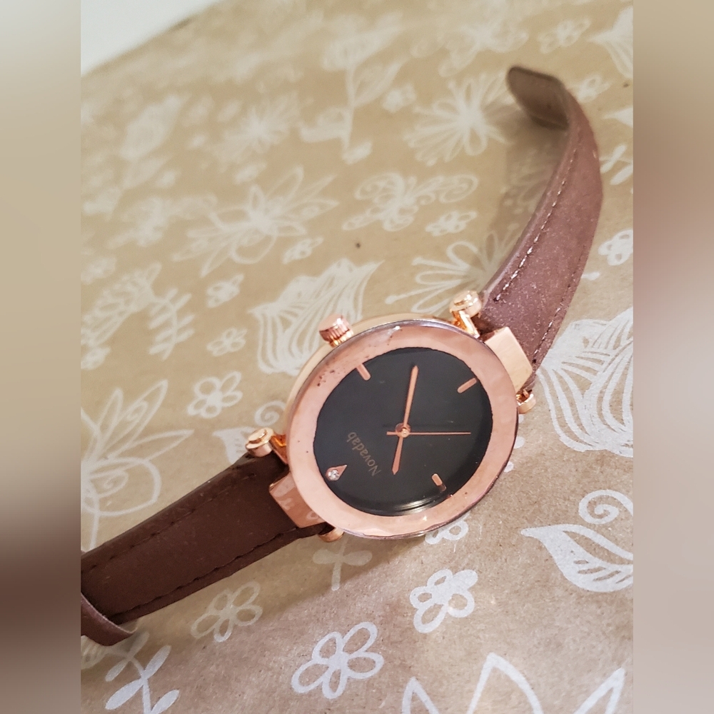 Novadab Rose Gold Quartz Wrist Watch